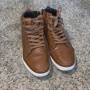 Nice Casual High Top Sneakers!